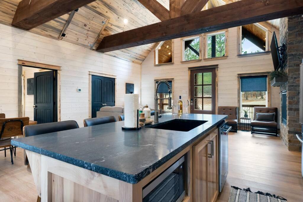 Lone Pine Lodge. Brand New! 2 Bedroom Luxury Cabin. Broken Bow Exterior foto